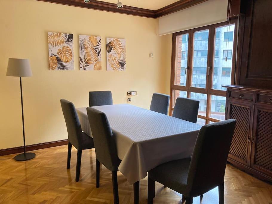 Centrico Apartamento De 2 Habitaciones By Bebalmy โอเบียโด ภายนอก รูปภาพ